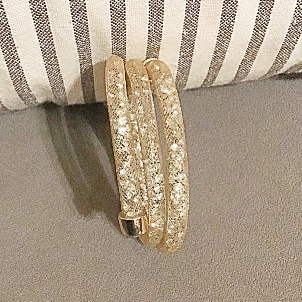 NWOT Gold Coil Bracelet - Picture 8 of 8